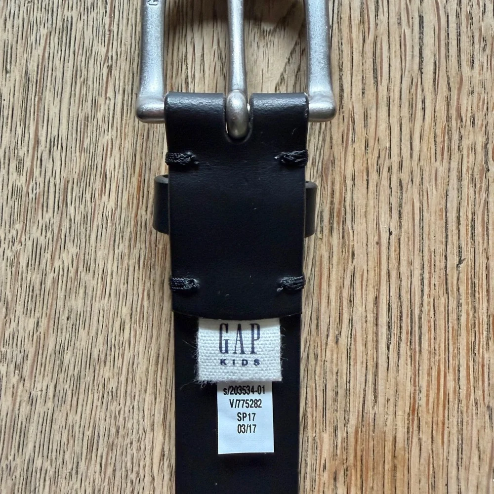 GAP Boys Black Leather Belt w/ Silver Buckle- L - Picture 2 of 8